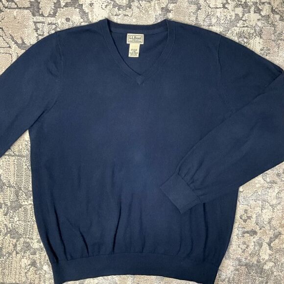 L. L. BEAN V-Neck Cotton Cashmere sweater - Picture 1 of 2